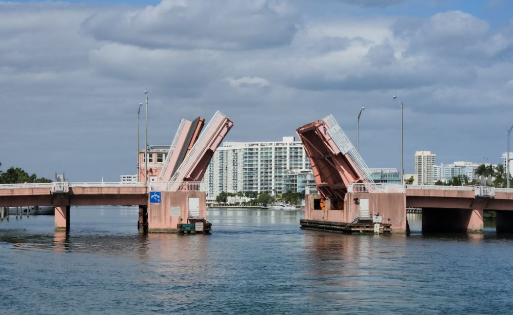 Automatic Hydraulic Motorized Bridge 